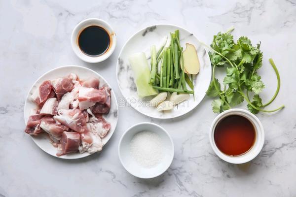 糖醋肉圆的做法图解1