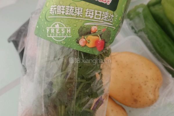 鸡肉炖土豆的做法图解1