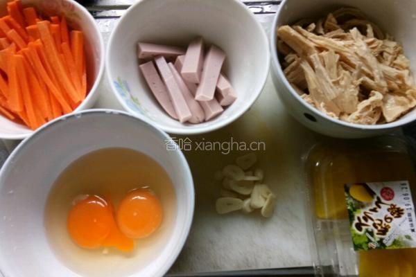 蛋炒饭的做法图解1
