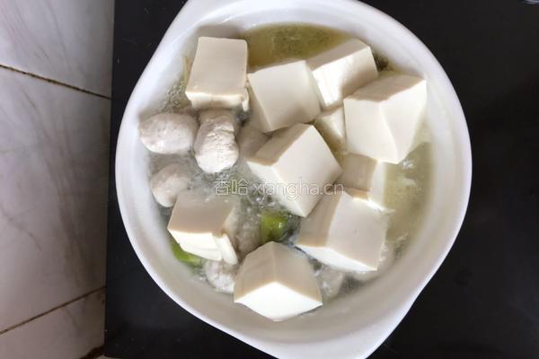 肉丸煲苦瓜豆腐汤的做法图解5