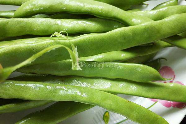 刀豆炒肉丝的做法图解1