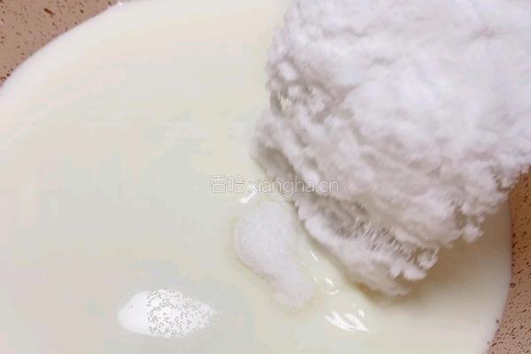 冰凉特仑苏牛奶芒果块的做法图解4