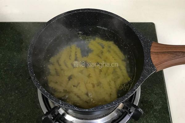培根青椒意面的做法图解4