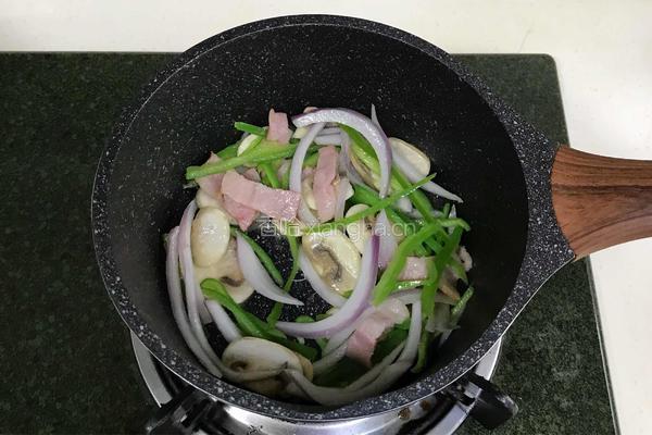 培根青椒意面的做法图解7