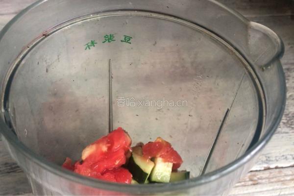 番茄黄瓜汁的做法图解7