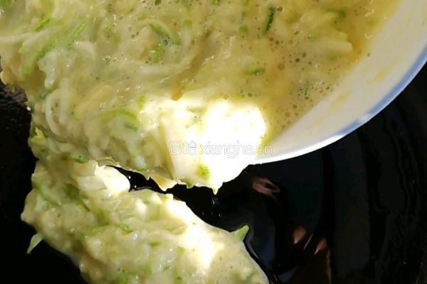 西葫芦鸡蛋饼的做法图解6
