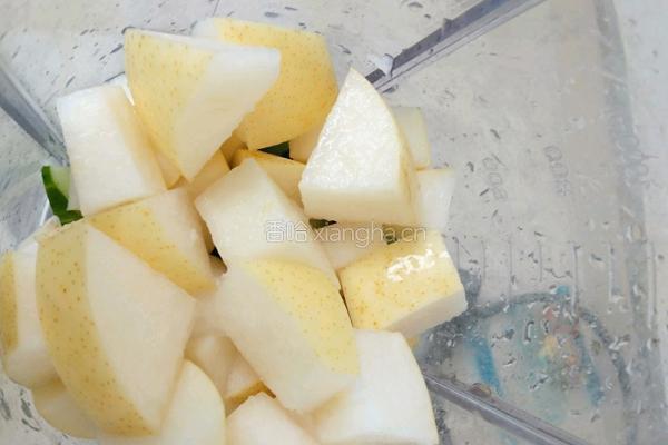 黄瓜雪梨汁的做法图解4