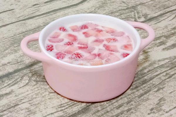 草莓奶冻