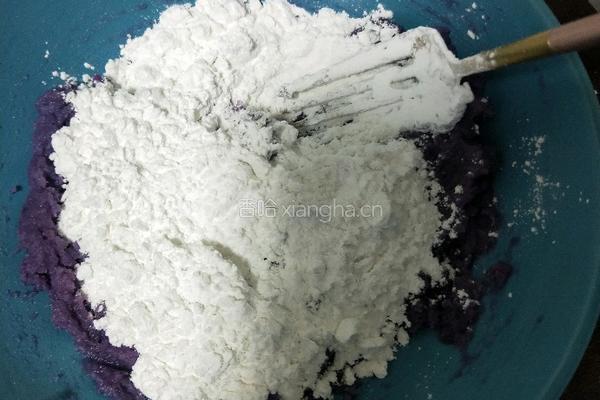 紫薯糯米椰丝球的做法图解7