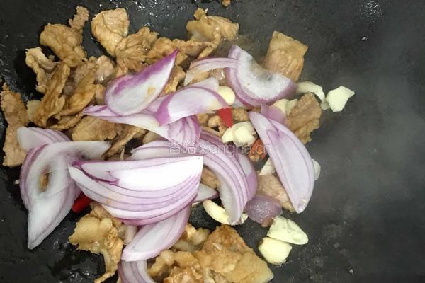 五花肉炒四季豆的做法图解5