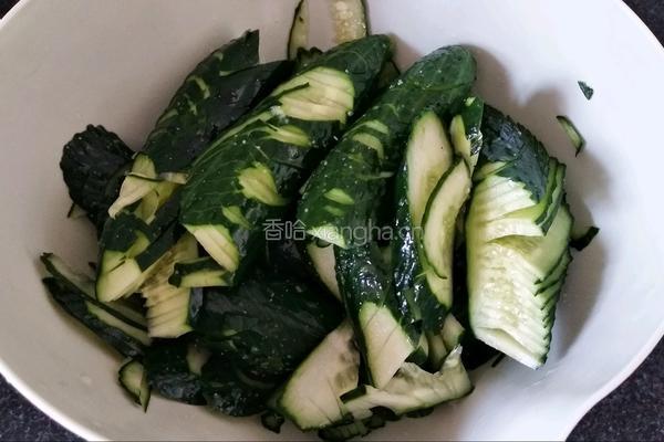 蛇皮黄瓜的做法图解5