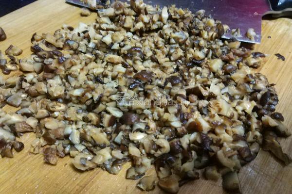 不用擀皮的香菇肉包(粗粮包子)的做法图解3