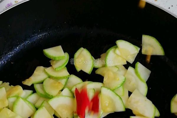 素食 炒西葫芦的做法图解5