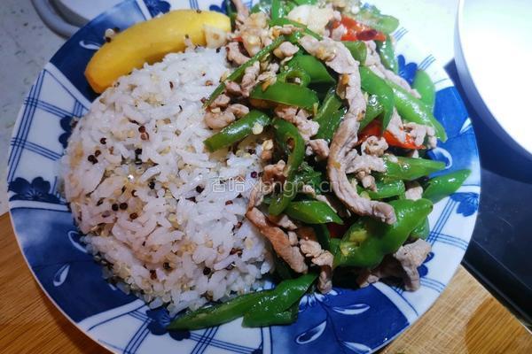 青椒肉丝盖浇饭的做法图解3