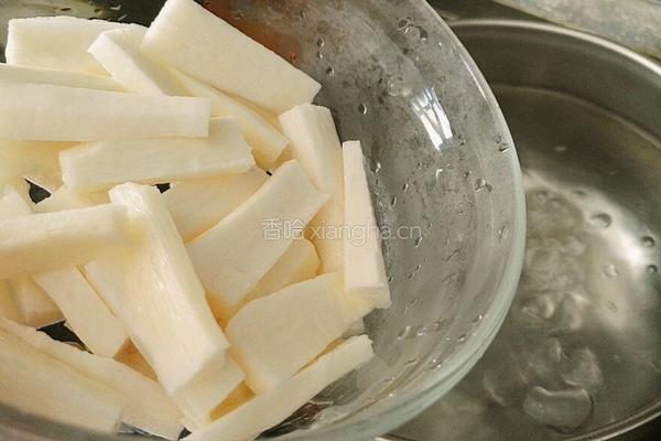 冰糖山药葡萄的做法图解3