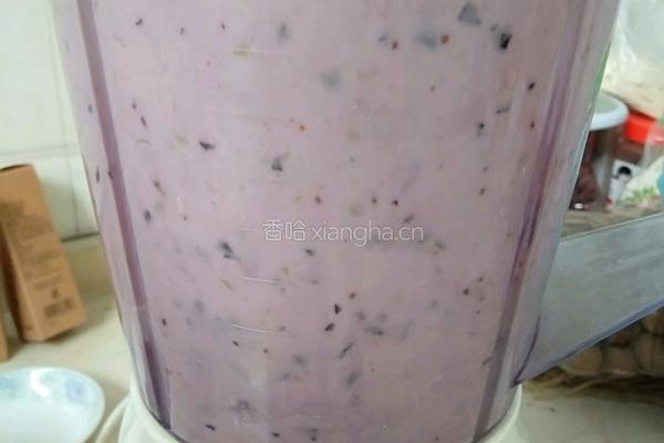 双色酸奶昔的做法图解2