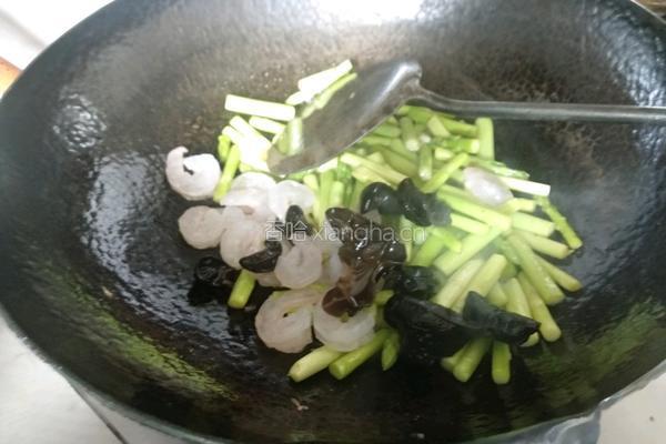 芦笋炒虾仁的做法图解5