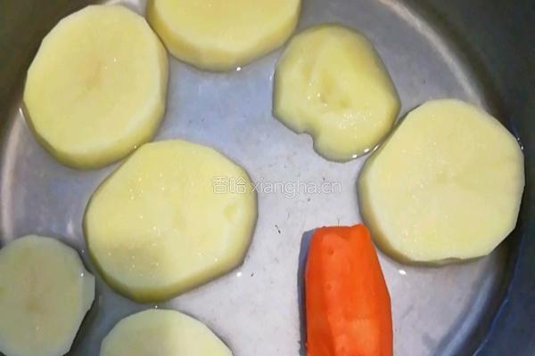 土豆饼的做法图解2