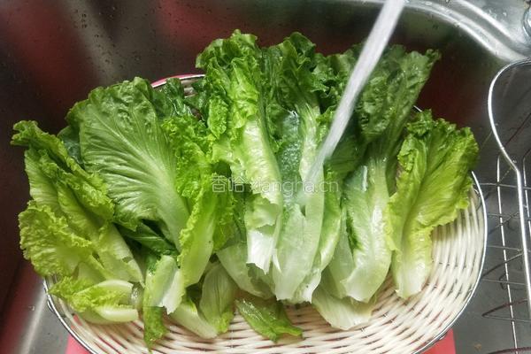 脆爽生菜的做法图解2