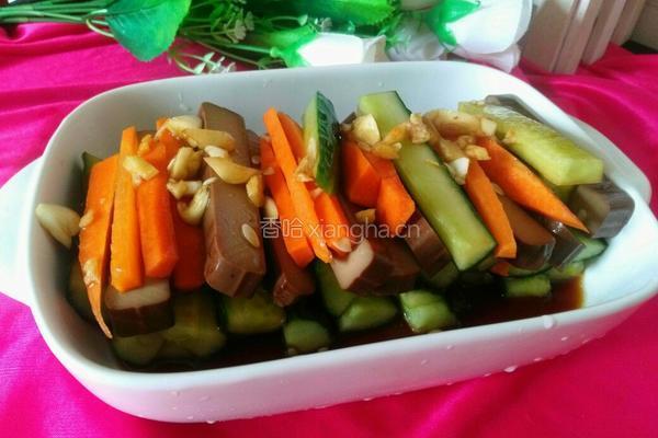黄瓜拌豆干