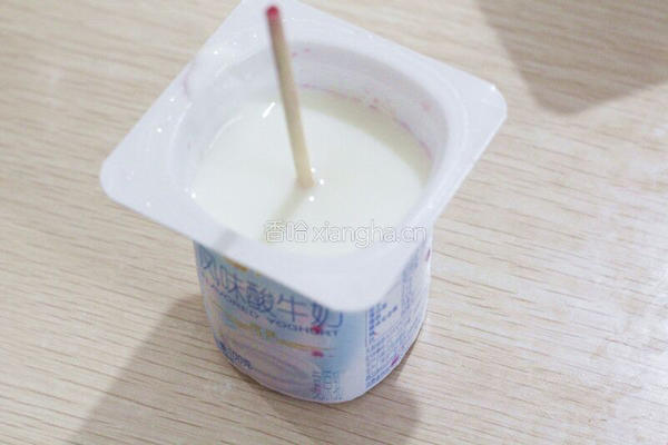 水果酸奶棒的做法图解3