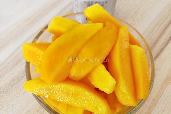 芒果炒酸奶的做法图解1
