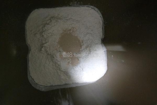 油桃果酱餐包的做法图解2