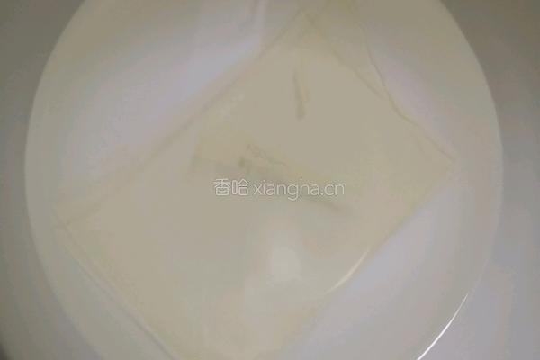 蜜桃红茶奶冻的做法图解1