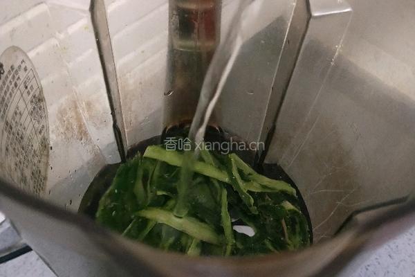 黄瓜皮凉粉的做法图解2