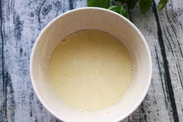 蛋花玉米面羹的做法图解2