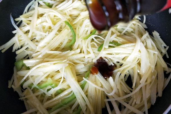 蚝油土豆丝的做法图解3