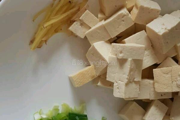 野生鲤鱼豆腐汤的做法图解2