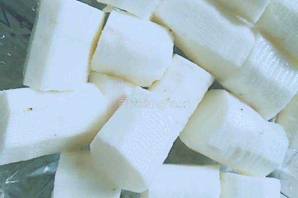 薏米 红豆 芡实 茯苓 山药 骨头汤的做法图解3