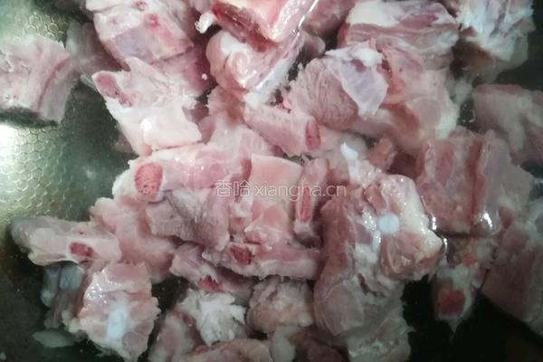 糖醋排骨的做法图解1