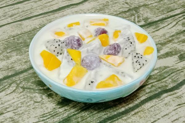 芋圆酸奶水果捞