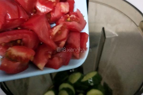 西红柿黄瓜生饮的做法图解5