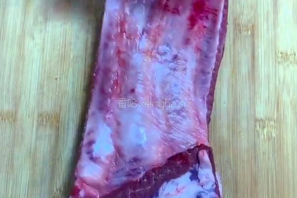 糖醋排骨的做法图解1