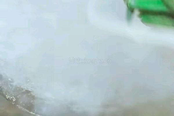 捞汁秋葵的做法图解1