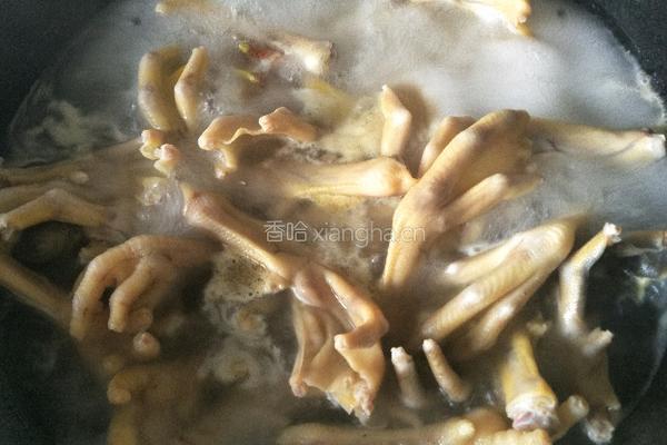 卤水鸭脚的做法图解1