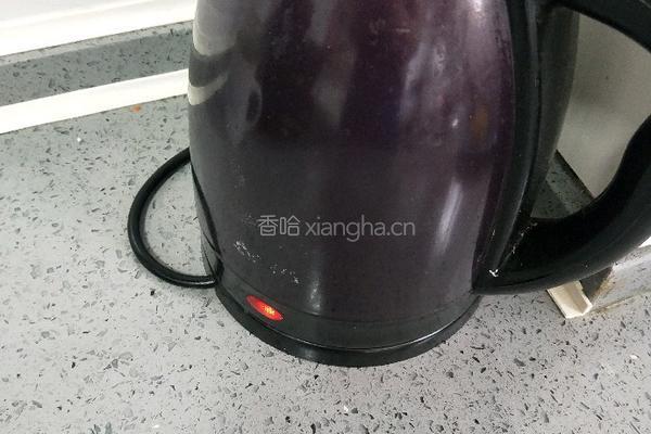 鲫鱼豆腐汤的做法图解1