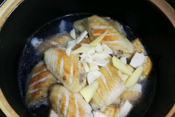酸柠檬焖鸡翅豆腐的做法图解6