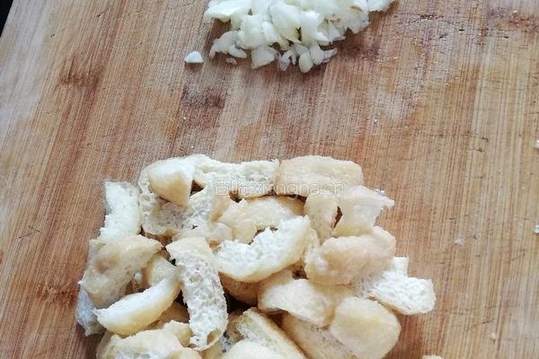 手撕白菜炒油豆腐的做法图解3