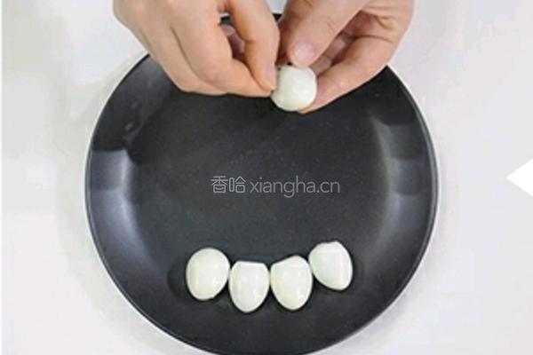 茄汁鹌鹑蛋的做法图解1