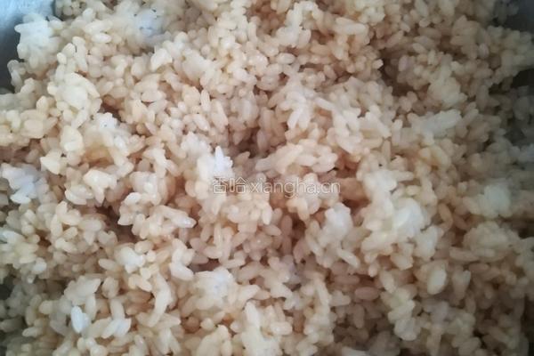 酱油炒饭的做法图解2
