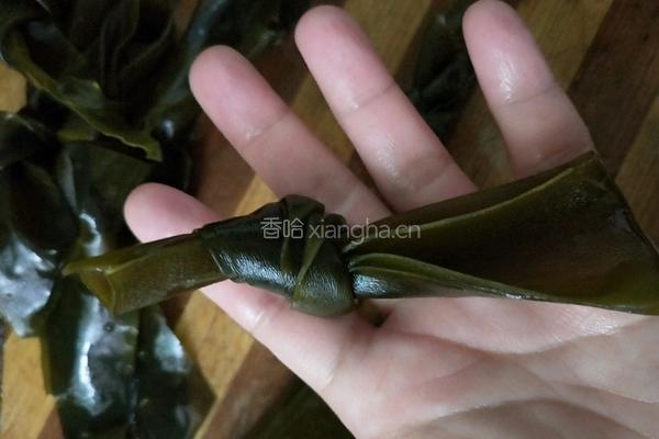 海带排骨汤的做法图解2