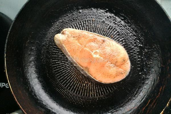 干煎三文鱼的做法图解4