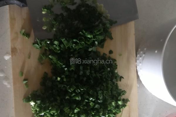 韭菜鸡蛋—微波炉菜谱的做法图解1