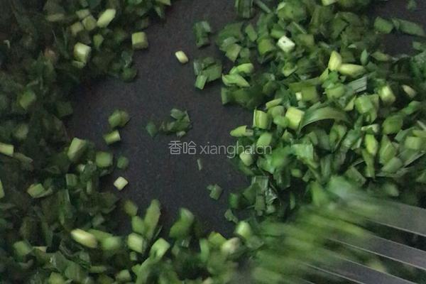 生煎饺子（韭菜鸡蛋）的做法图解2