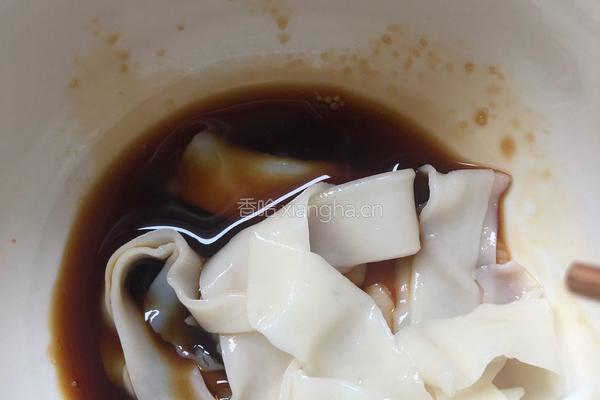 饺子皮油泼面的做法图解9