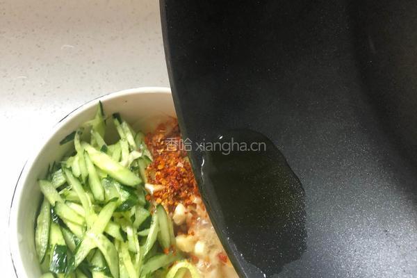 饺子皮油泼面的做法图解10